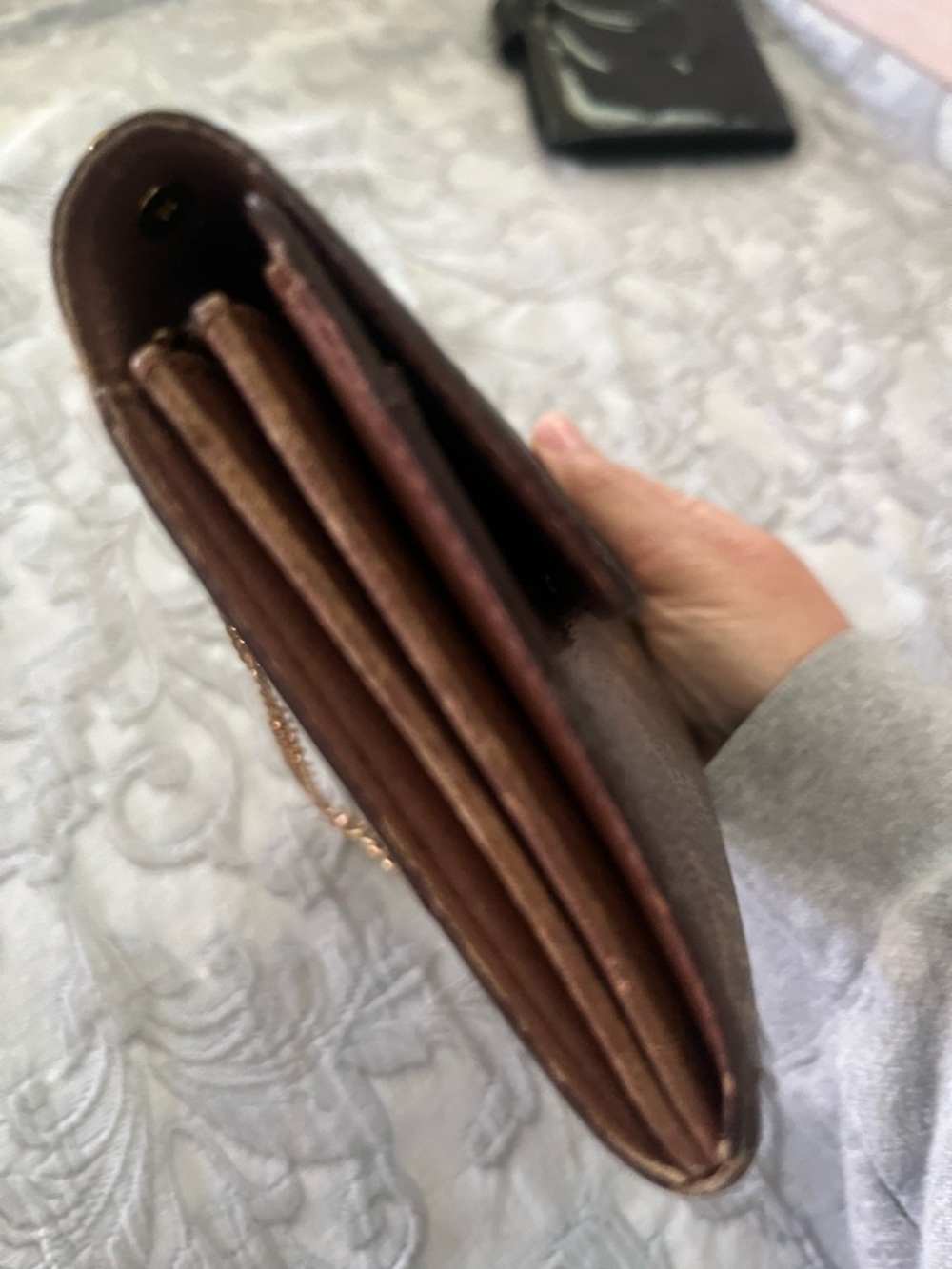 💯Authentic Louis Vuitton Sarah Long Wallet converted into a crossbody w/chain - Picture 9 of 11